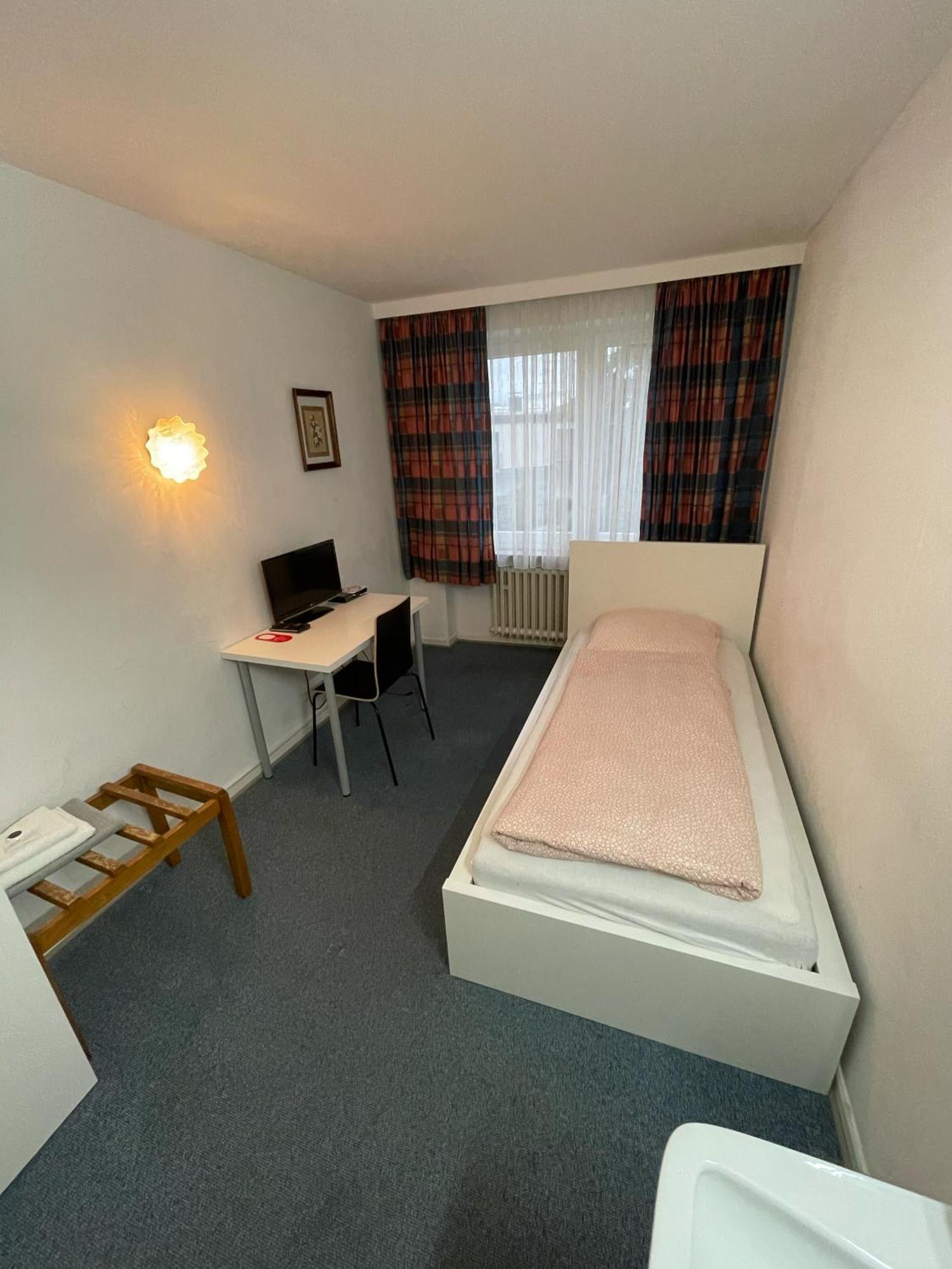 Haven Hotels - Hotel Am Stadion Leverkusen Quarto foto